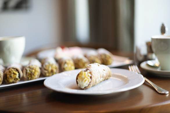 Crystal Cruises, The Bistro, Cannoli 1.jpg